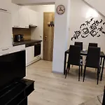 In Quiet Beautiful Area With Two Separate, Modern, Furnished * Deutsch-Wagram