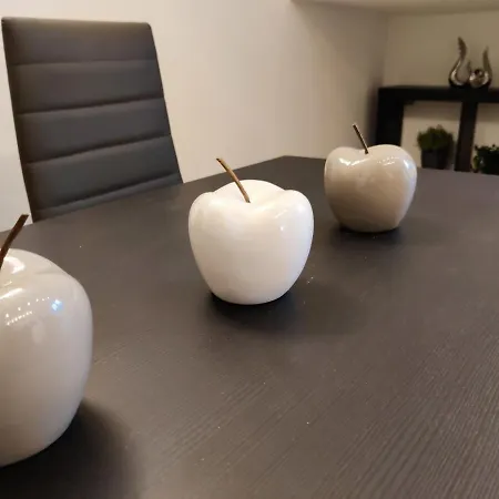 In Quiet Beautiful Area With Two Separate, Modern, Furnished Apartament Deutsch-Wagram