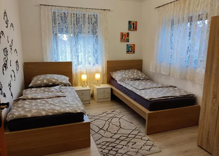 In Quiet Beautiful Area With Two Separate, Modern, Furnished Deutsch-Wagram