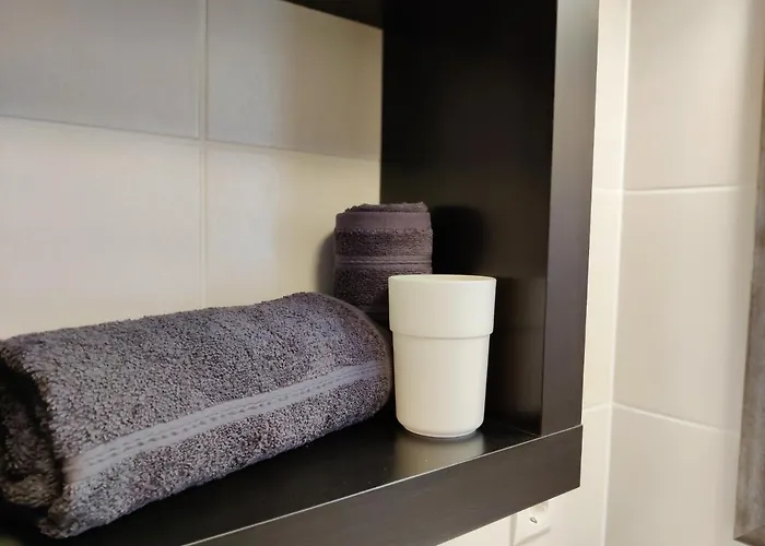 Appartement In Quiet Beautiful Area With Two Separate, Modern, Furnished Deutsch-Wagram