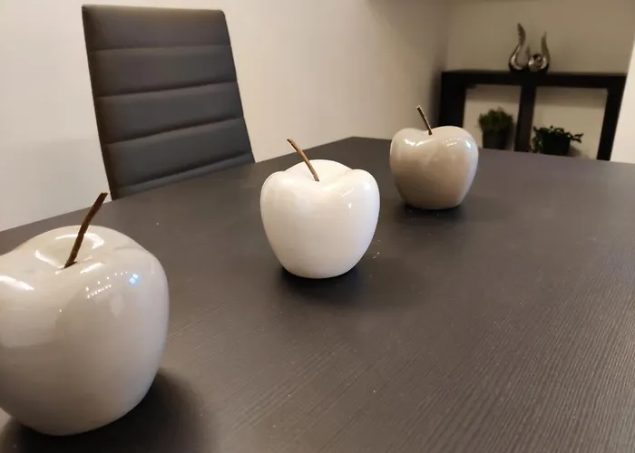 In Quiet Beautiful Area With Two Separate, Modern, Furnished 아파트 도이치바그람