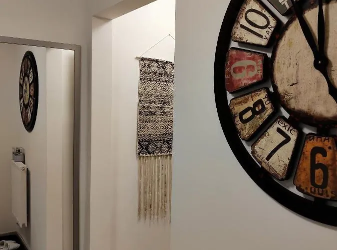 In Quiet Beautiful Area With Two Separate, Modern, Furnished Appartement Deutsch-Wagram