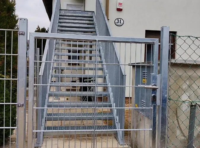 아파트 In Quiet Beautiful Area With Two Separate, Modern, Furnished