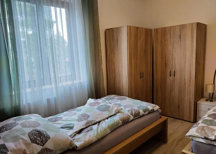 아파트 In Quiet Beautiful Area With Two Separate, Modern, Furnished *