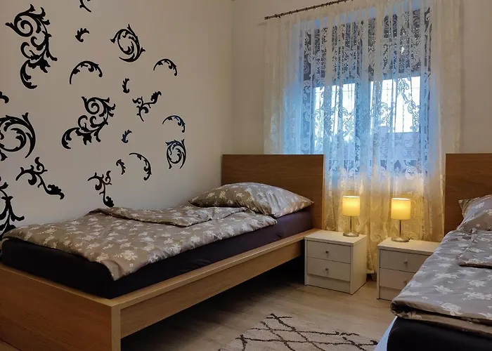 Appartement In Quiet Beautiful Area With Two Separate, Modern, Furnished Deutsch-Wagram